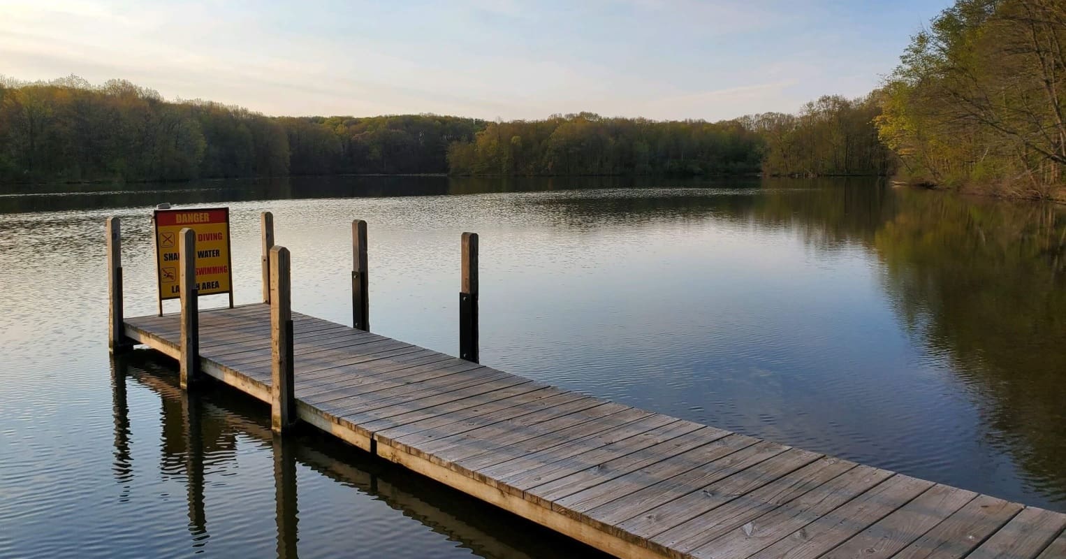 Dock at the Lake 1526x800